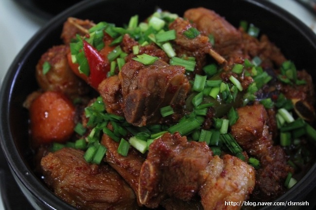 화끈하게 매운 돼지갈비찜