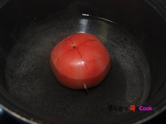 토마토가 들어가 상큼한 감자조림