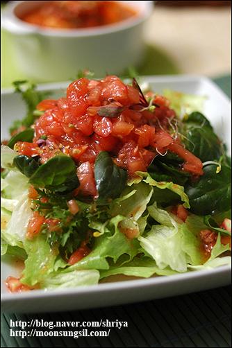 건강의 파수꾼 토마토드레싱샐러드와 토마토스프
