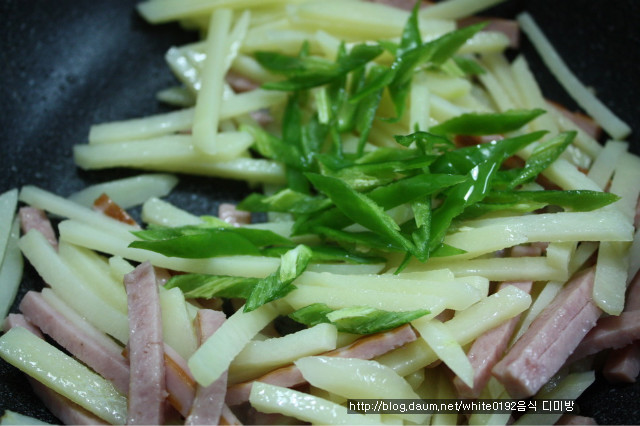 만만한 여름반찬<깔끔한 햄 감자채볶음>