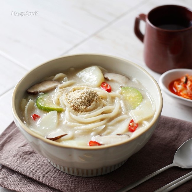 들깨칼국수 이미지